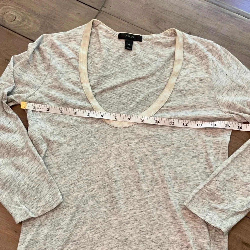 𝅺J Crew Leather trim top
